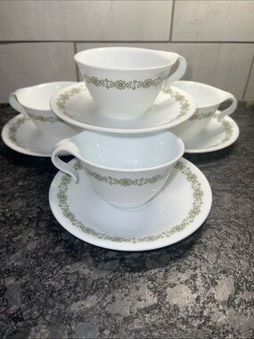Corelle Spring Blossom White and Green cup and Saucer. Set of 4. Exc condition